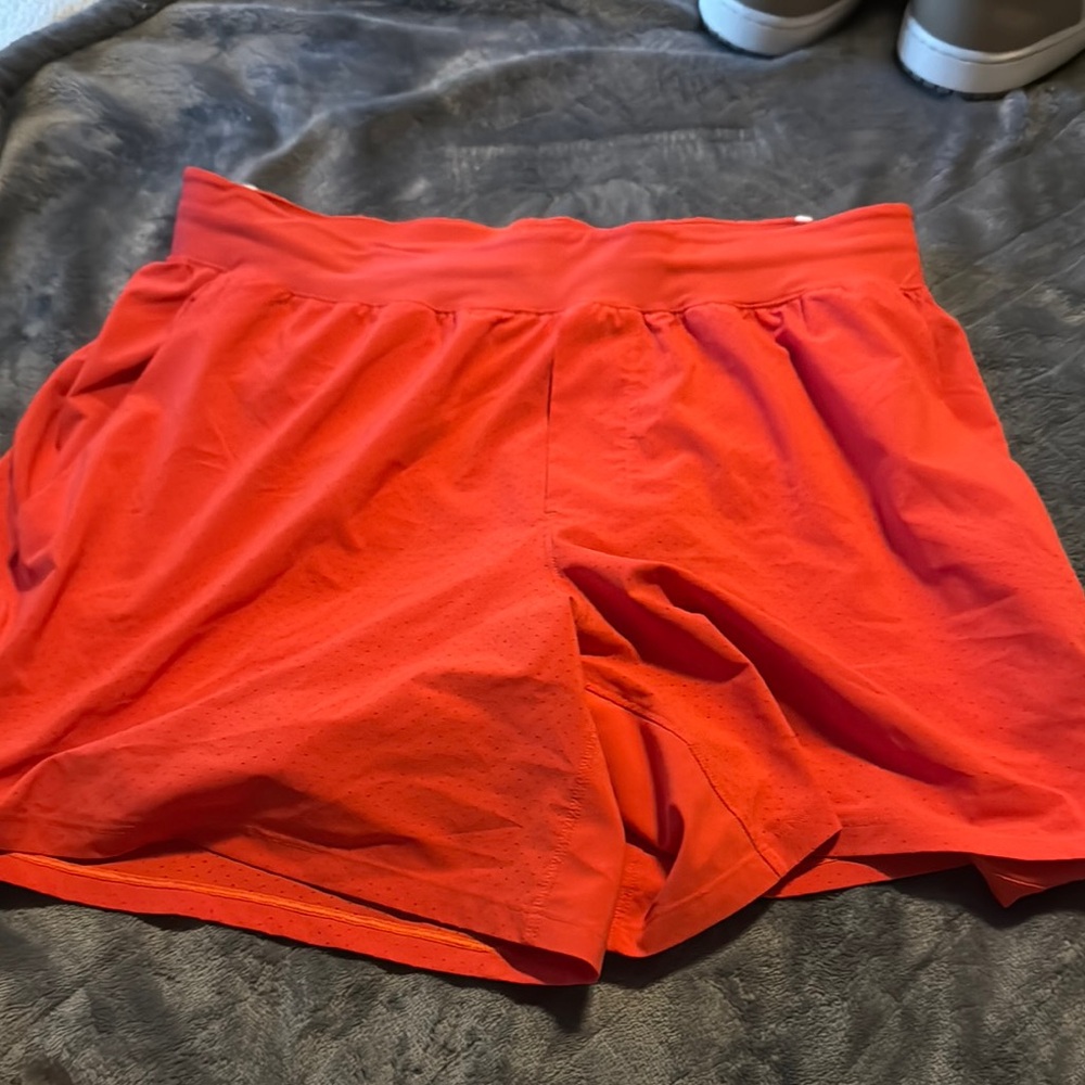 Lululemon Athletica Red Athletic Shorts Lightweight Moisture-Wicking